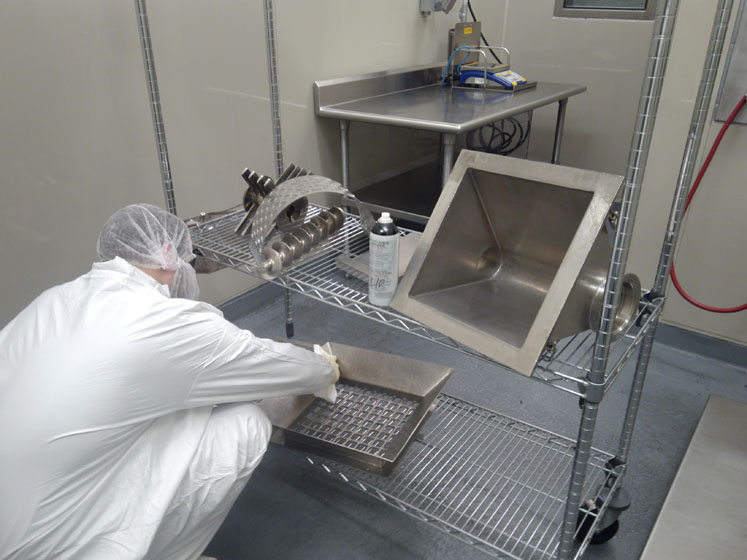 API production: Cleaning equipment between batches