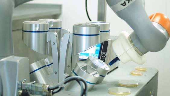 Aseptic manufacturing: The robots are coming