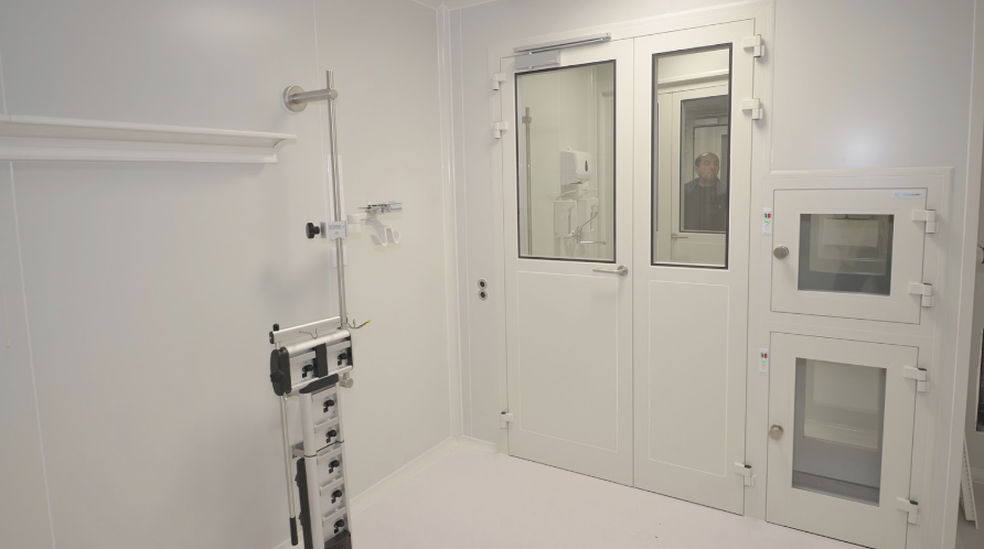 Cleanroom emergency exit doors from KleanLabs: industry-leading solutions for emergency routes