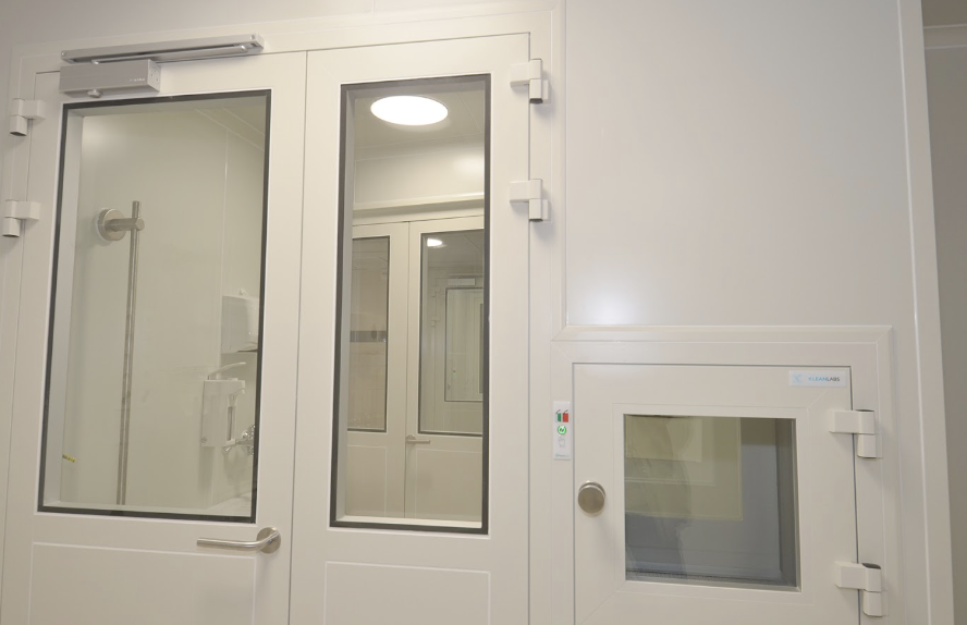 Cleanroom emergency exit doors from KleanLabs: industry-leading solutions for emergency routes