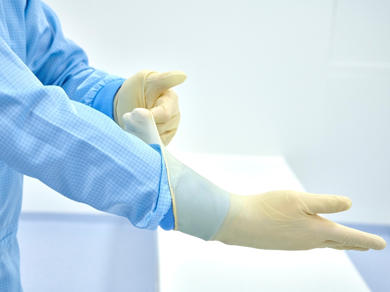A guide to correct behaviour in the airlock and cleanroom