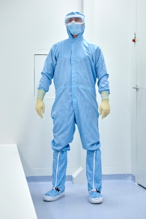 A guide to correct behaviour in the airlock and cleanroom