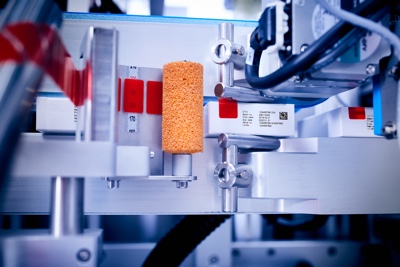 Tamper evident labeller