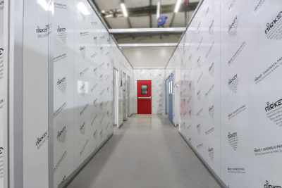 GMP Cleanroom with modular air return wall panels