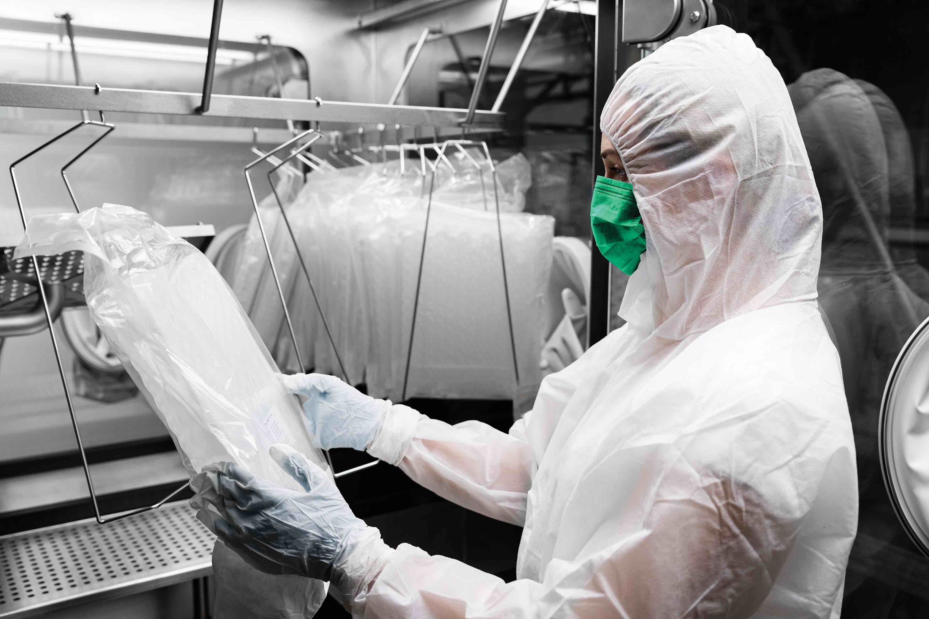 Industry first experiments for decontaminating RTU vials with vaporised H2O2
