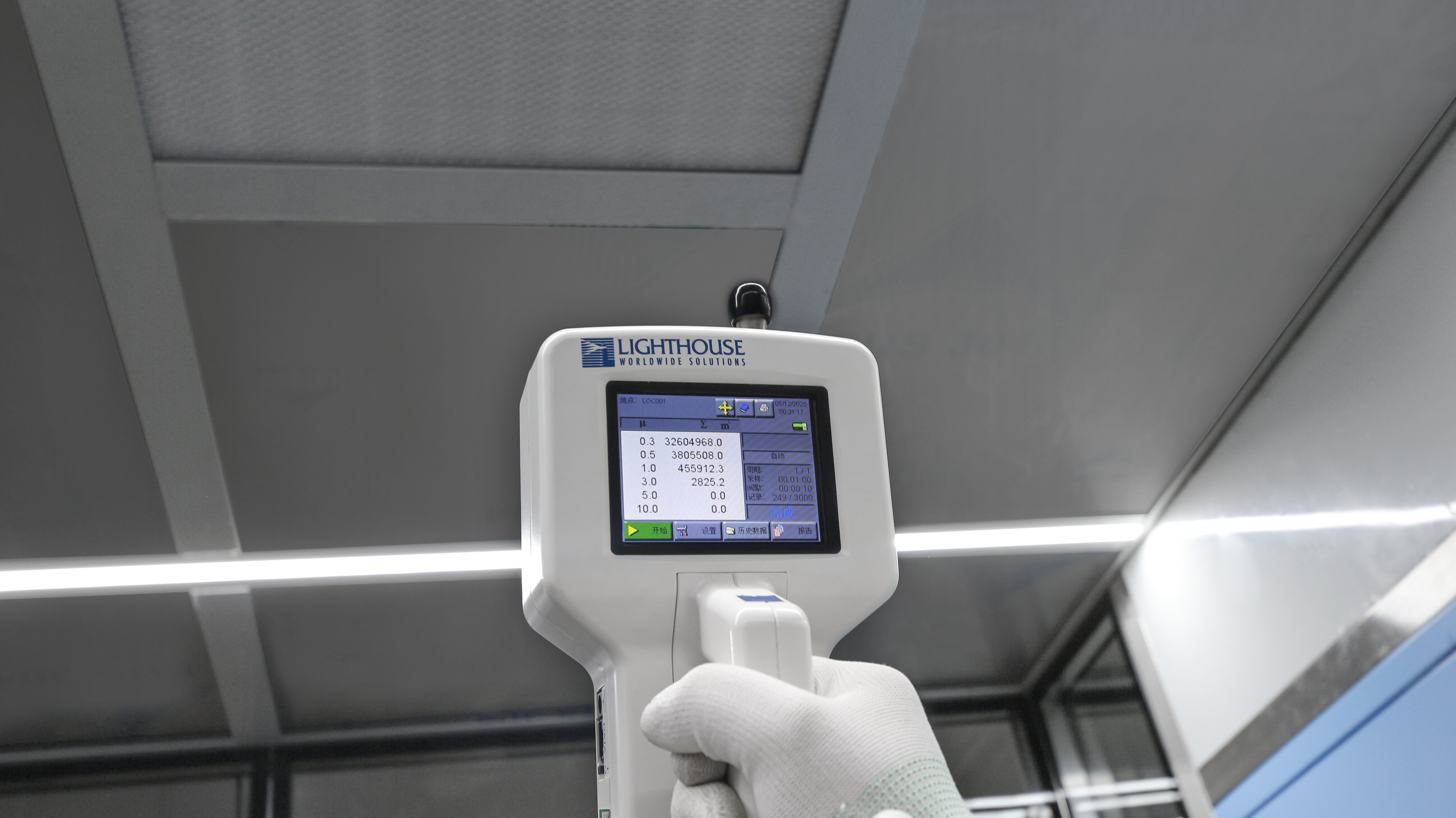 Purpose-built modular cleanroom designed for biotech manufacturing in the USA
