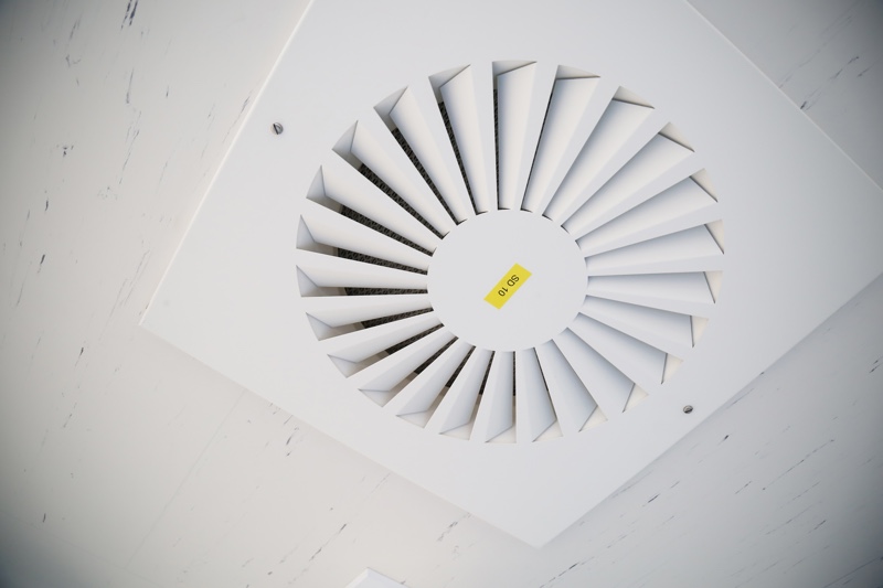 VAV system varies the volume of the supply air to maintain the room temperature <br> and pressure at the set pointlow rate