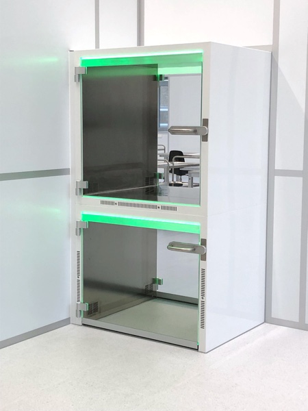 The intelligent lighting on material locks and doors takes flushing times into account and indicates when a door can be opened