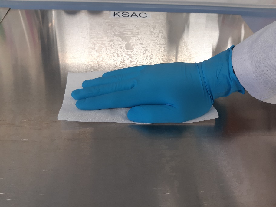 Use of conductivity as a tool for on-site residue management and definition of smart cleanroom regimes