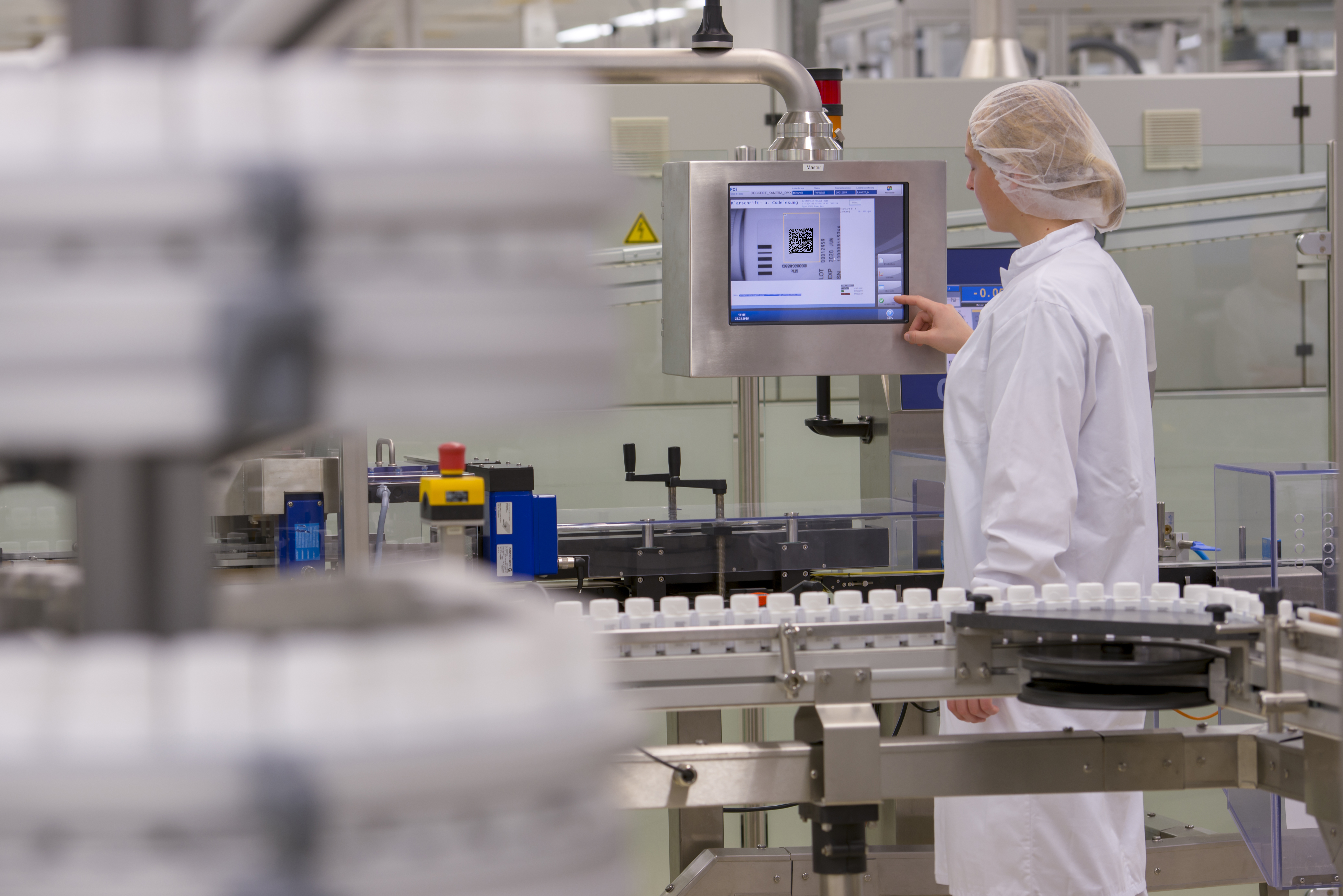 Using product inspection for quality control in liquid medicines